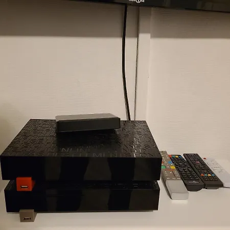 Pilier Rouge Avec Box Internet Fibre Brest